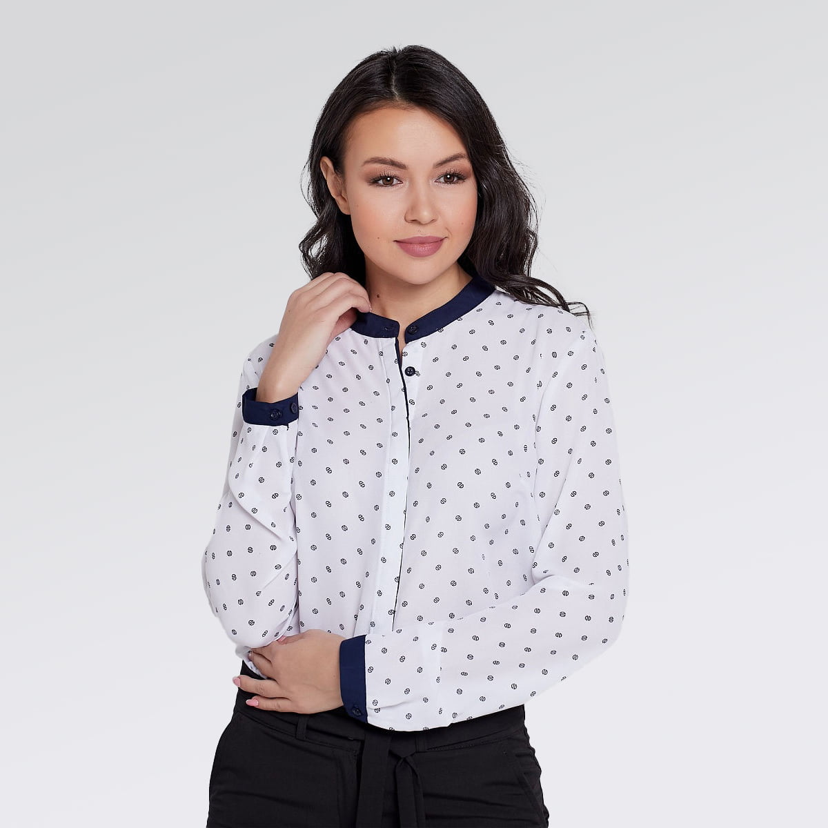 Blusa ejecutiva cuello mao, vista frente